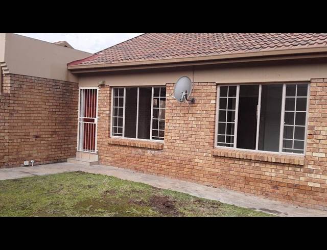 2 BEDROOM PROPERTY TO RENT IN AMBERFIELD CREST ESTATE